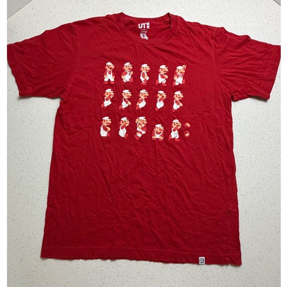 Uniqlo UT Nintendo Super Mario Fire Mario Pixel Graphic Red Tee Kids S